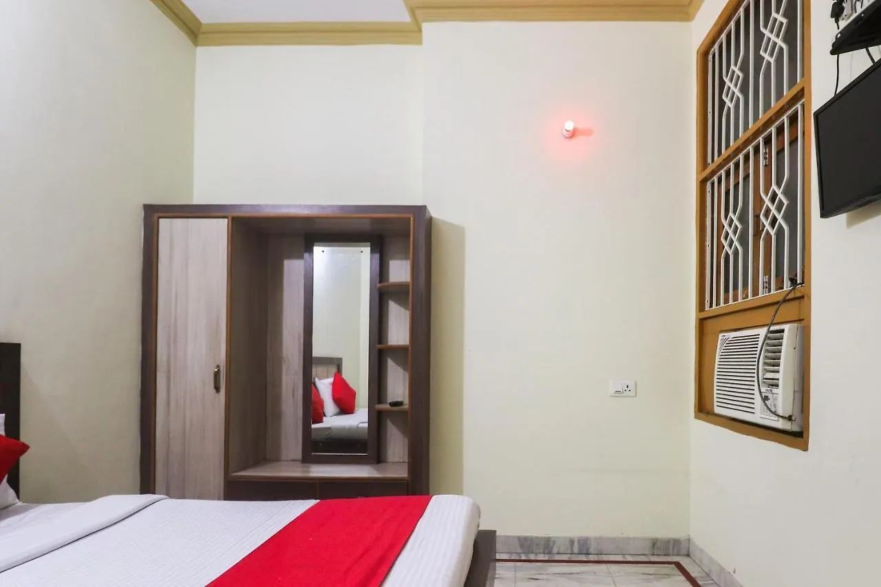 Oyo 67668 Hotel Laxmi Palace Agra  3*, Agra (Uttar Pradesh)