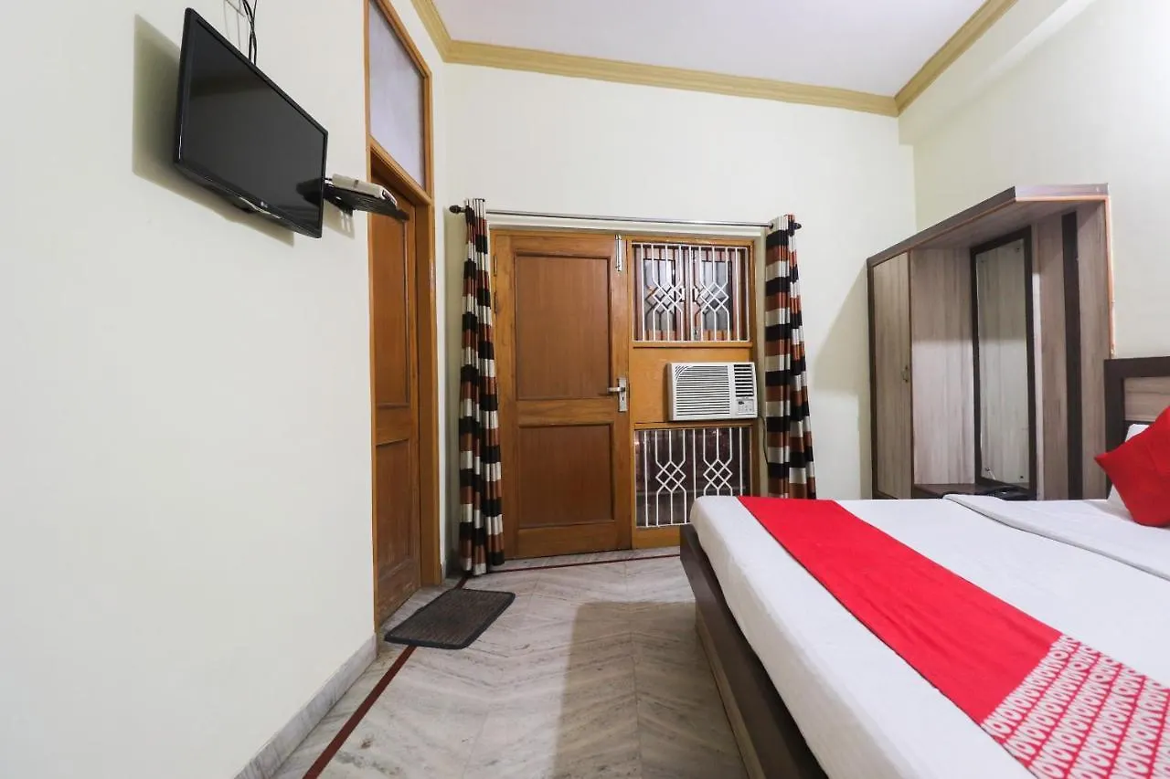 Oyo 67668 Hotel Laxmi Palace Agra