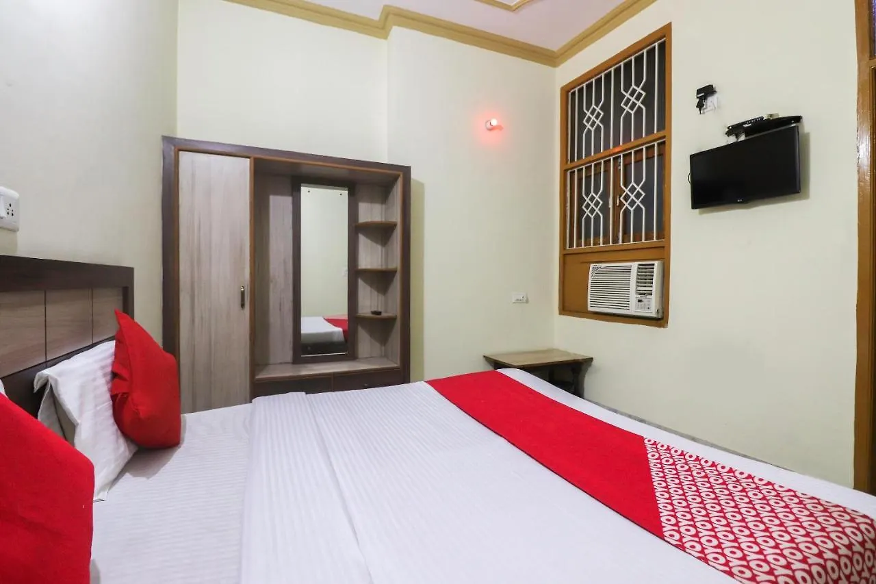 Oyo 67668 Hotel Laxmi Palace Agra
