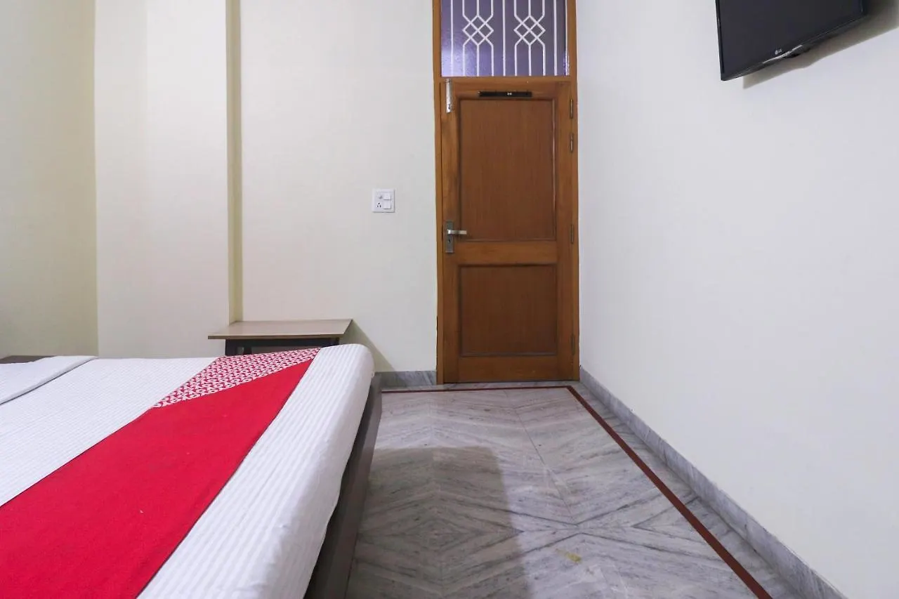 Oyo 67668 Hotel Laxmi Palace Agra
