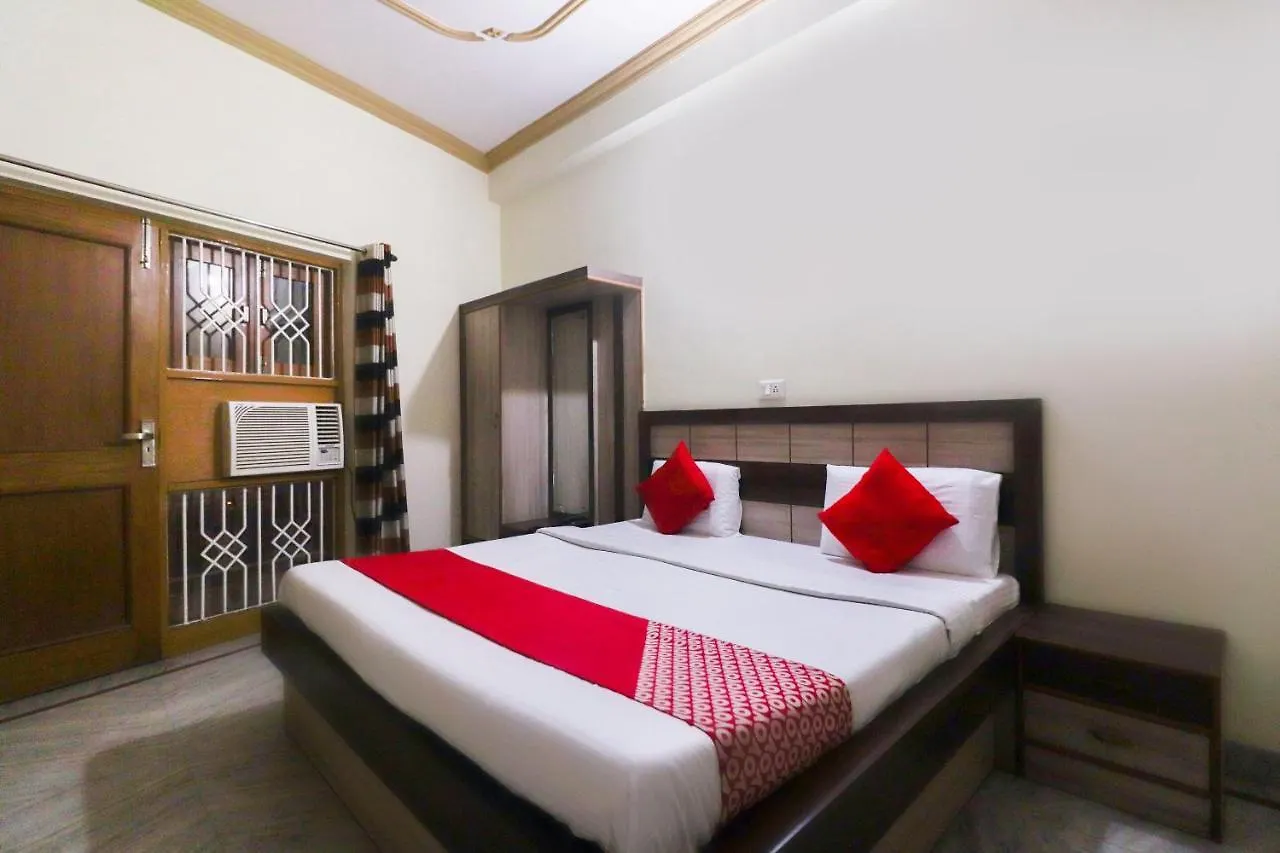 Oyo 67668 Hotel Laxmi Palace Agra