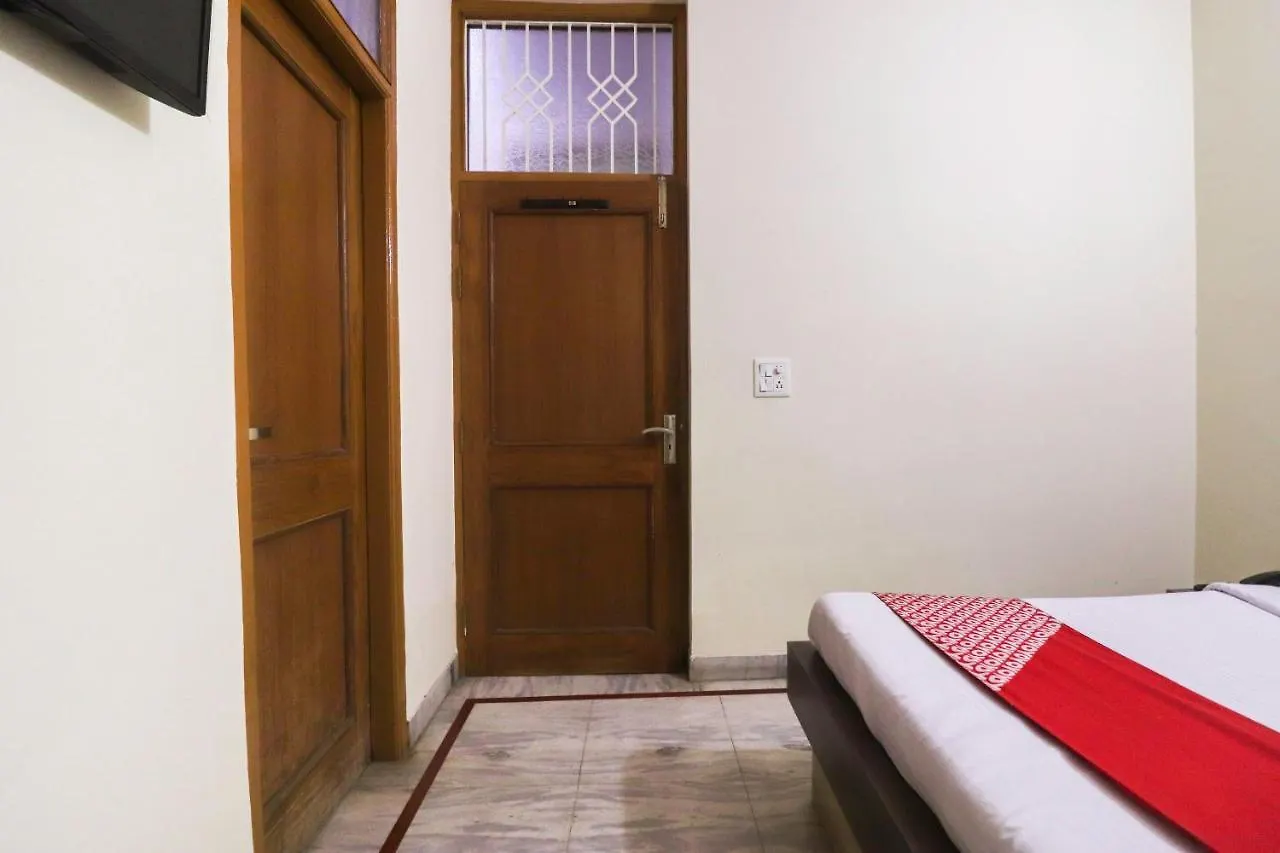 Oyo 67668 Hotel Laxmi Palace Agra